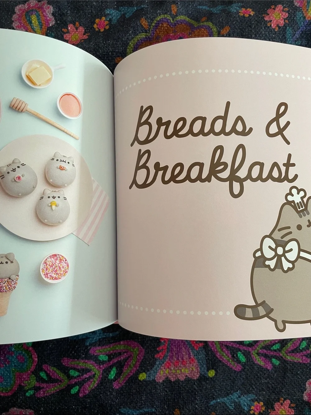 Pusheen Let's Bake! Cookbook - Pink Pastel Pastries Cakes 🧁 New Recipes Kawaii